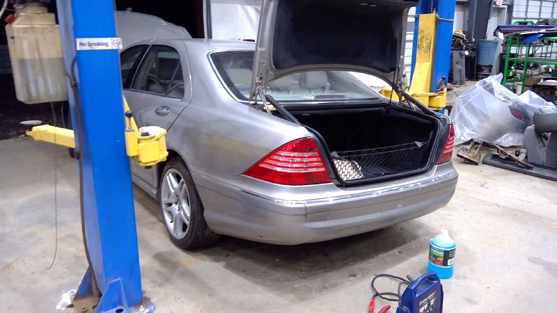 2006 Mercedes S-Class Back Glass/Window