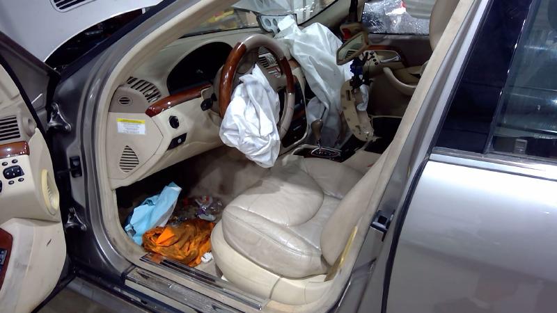2006 Mercedes S-Class Center Pillar