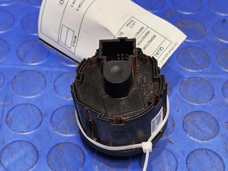 2010 Ford F-150 Headlight Switch (Dash Mtd)