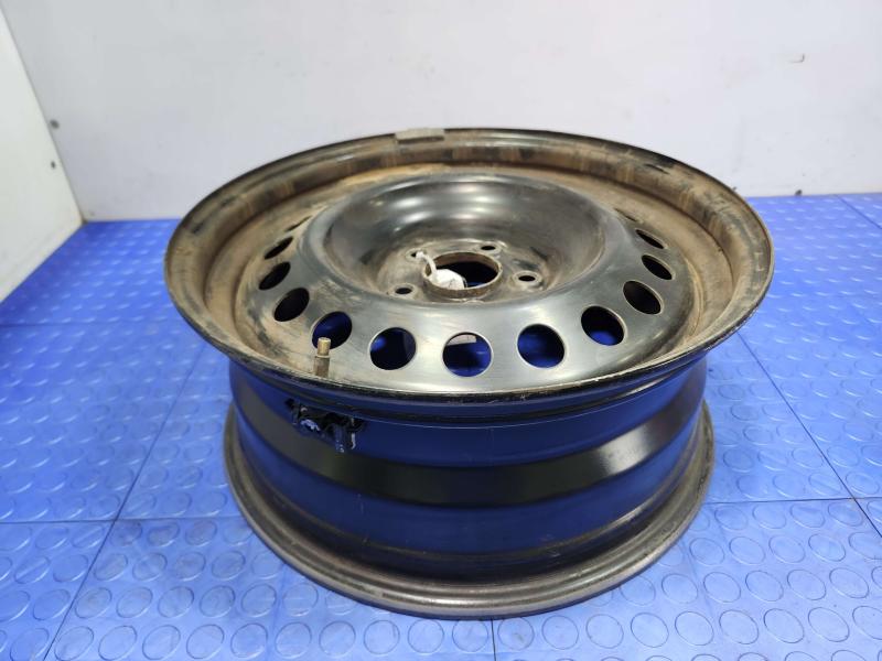 2016 Nissan Rogue Wheel