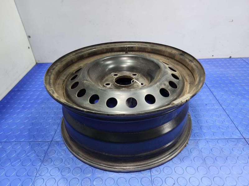 2016 Nissan Rogue Wheel