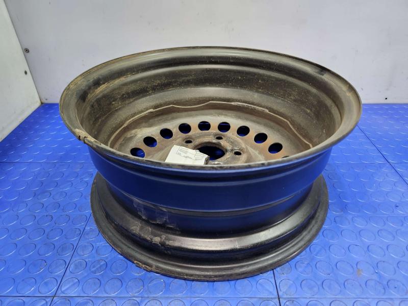 2016 Nissan Rogue Wheel