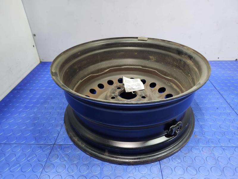 2016 Nissan Rogue Wheel