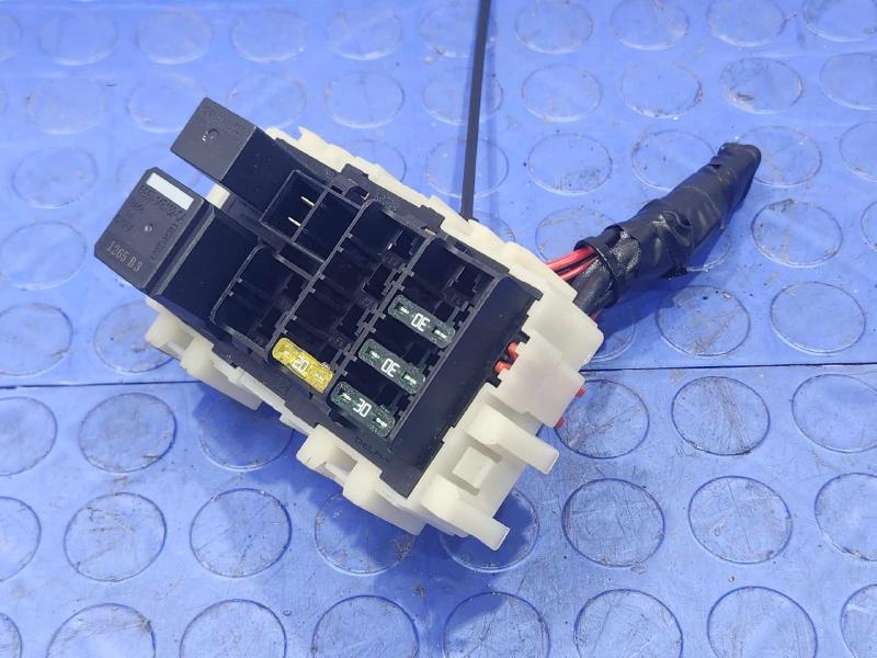 2011-2013 Volvo XC60 Cabin Fuse Box Relay Junction Block Genuine OEM