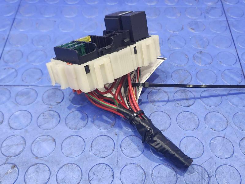 2011-2013 Volvo XC60 Cabin Fuse Box Relay Junction Block Genuine OEM