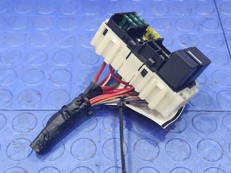 2011-2013 Volvo XC60 Cabin Fuse Box Relay Junction Block Genuine OEM