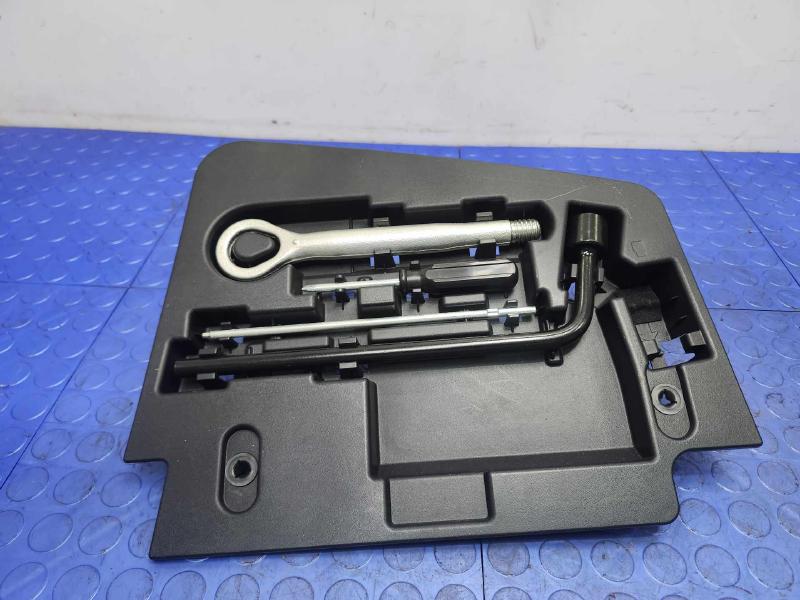 2013 Lexus GS 350 Jack Assembly