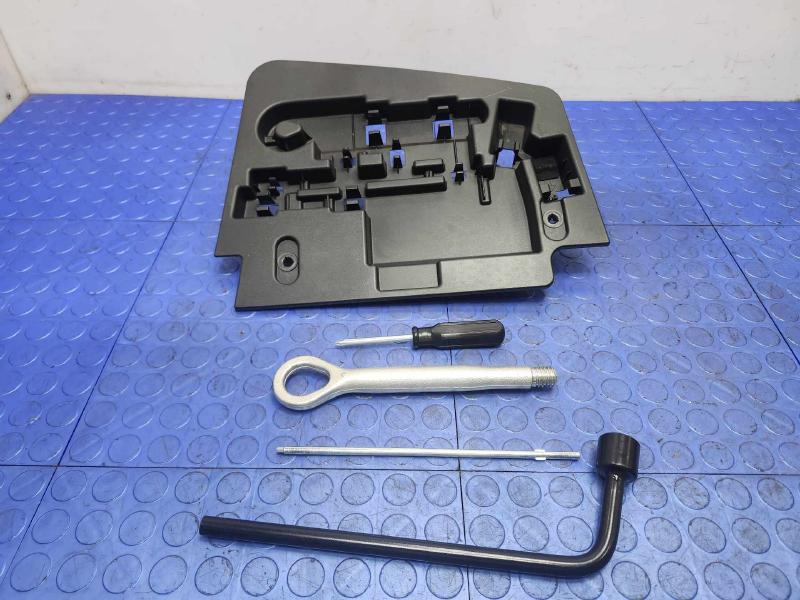 2013 Lexus GS 350 Jack Assembly