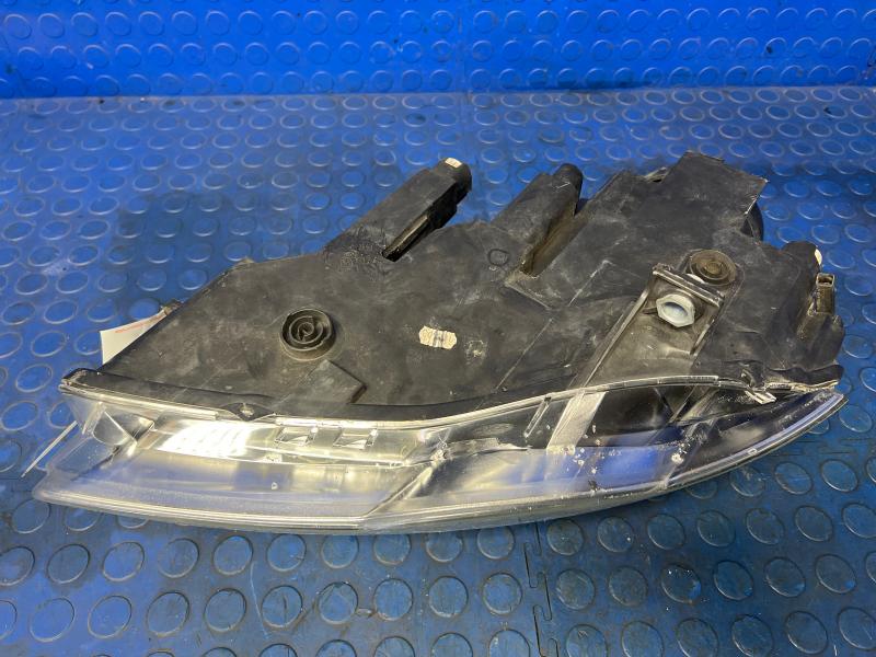 2006 Volkswagen Passat Headlamp Assembly
