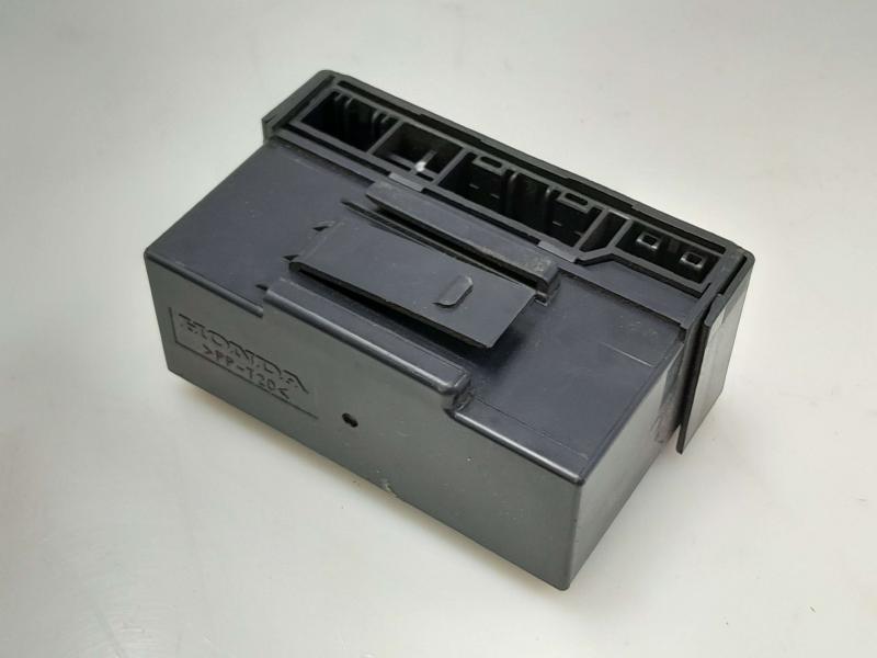 2016-2021 Honda HR-V Smart Power Sub Relay Control Module OEM 38330-T5A-J01