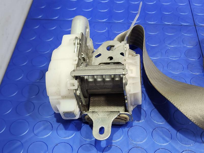 2013 Toyota Prius Front Seat Belt