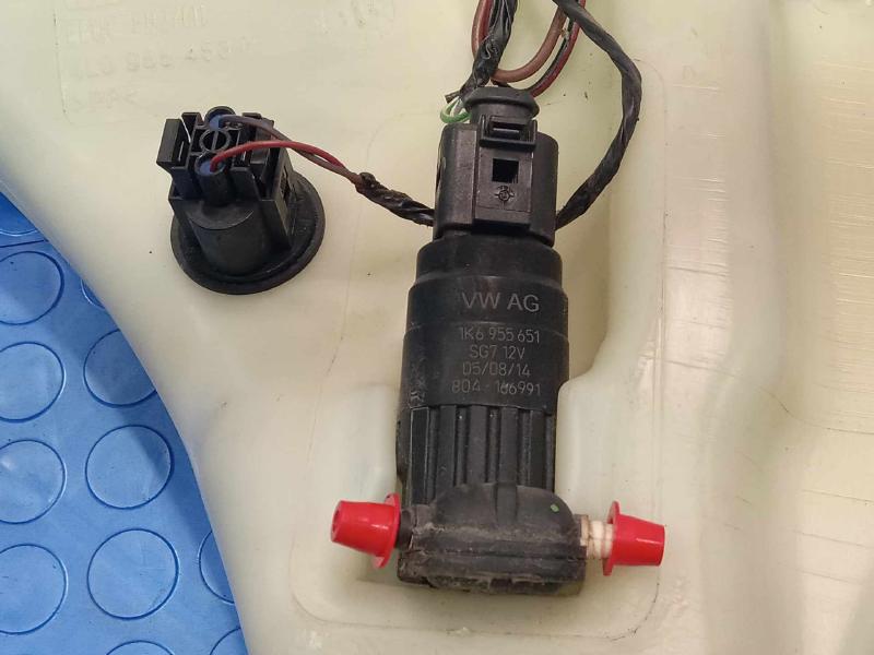 2015 Audi Q7 Washer Bottle