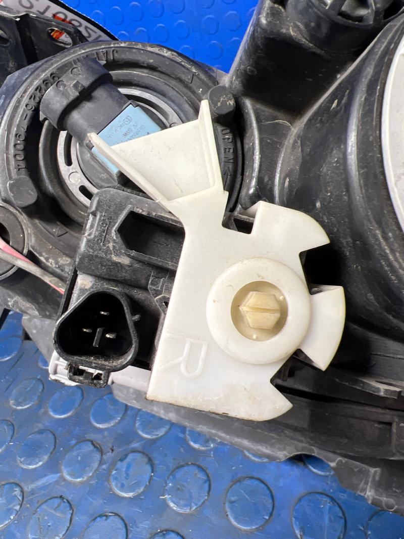 2004 Mazda RX8 Headlamp Assembly