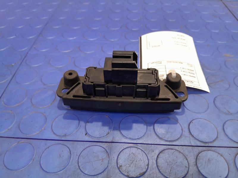 2017-2019 GMC Acadia Hazard Warning Traction Control Switch OEM 23168379