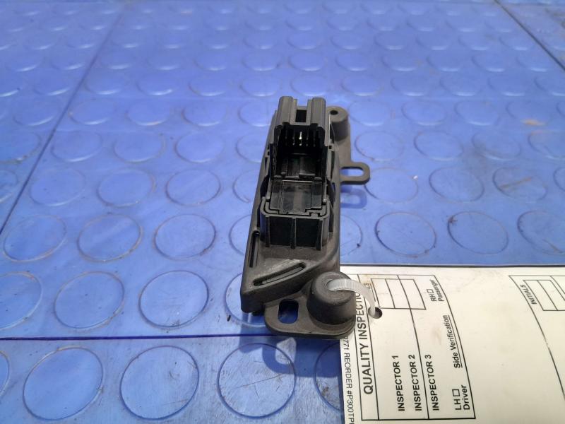 2017-2019 GMC Acadia Hazard Warning Traction Control Switch OEM 23168379