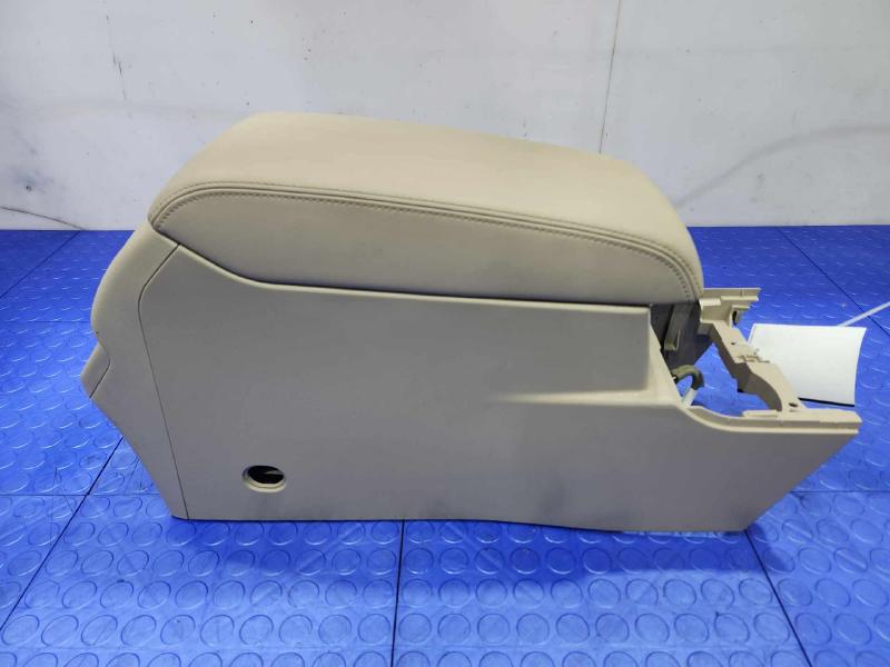 2018 Subaru Legacy Front Console