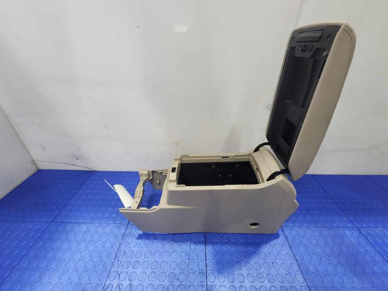 2018 Subaru Legacy Front Console