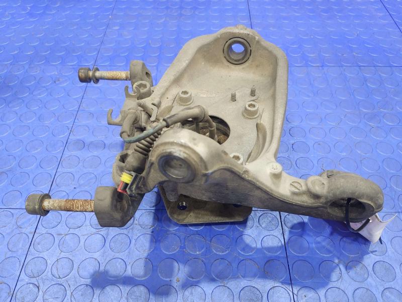 2011 Maserati Quattroporte Spindle Knuckle Front