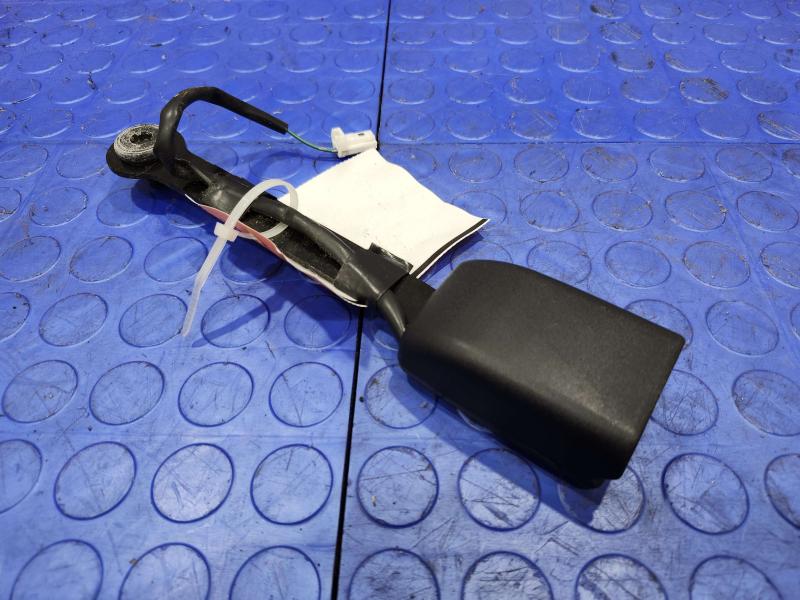 2013 Nissan Pathfinder Front Seat Belt
