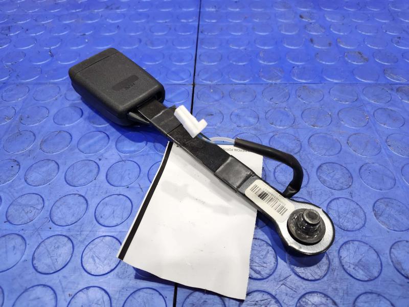 2013 Nissan Pathfinder Front Seat Belt
