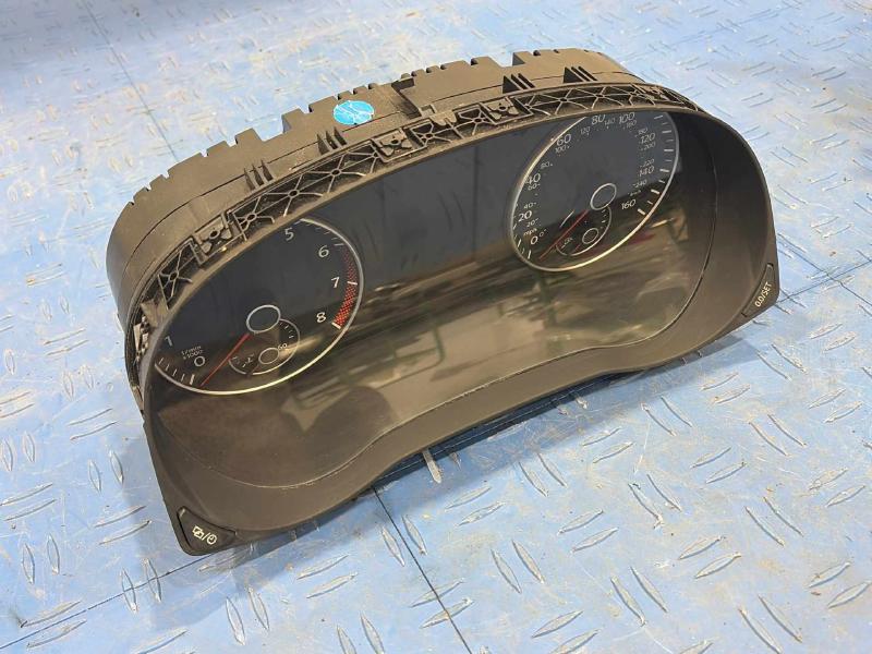 2015 Volkswagen Passat Speedometer