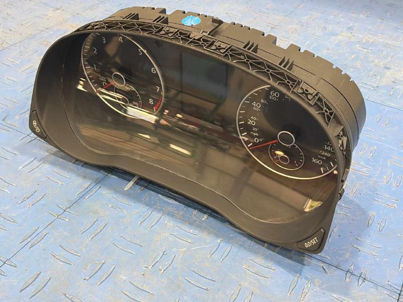 2015 Volkswagen Passat Speedometer