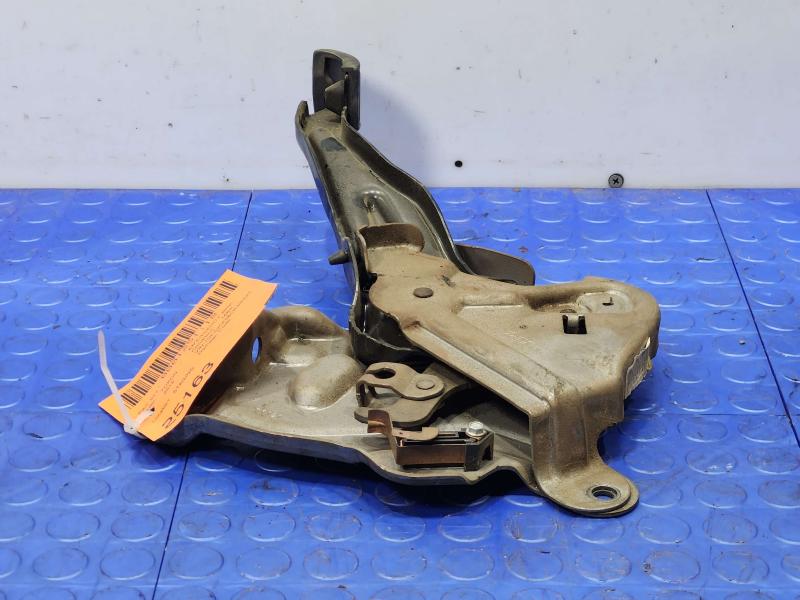 2010-2014 GMC Yukon Parking Brake Control Lever Pedal Assembly OEM 22800497