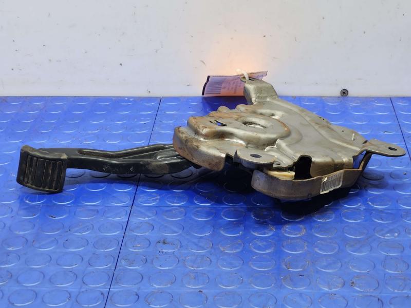2010-2014 GMC Yukon Parking Brake Control Lever Pedal Assembly OEM 22800497