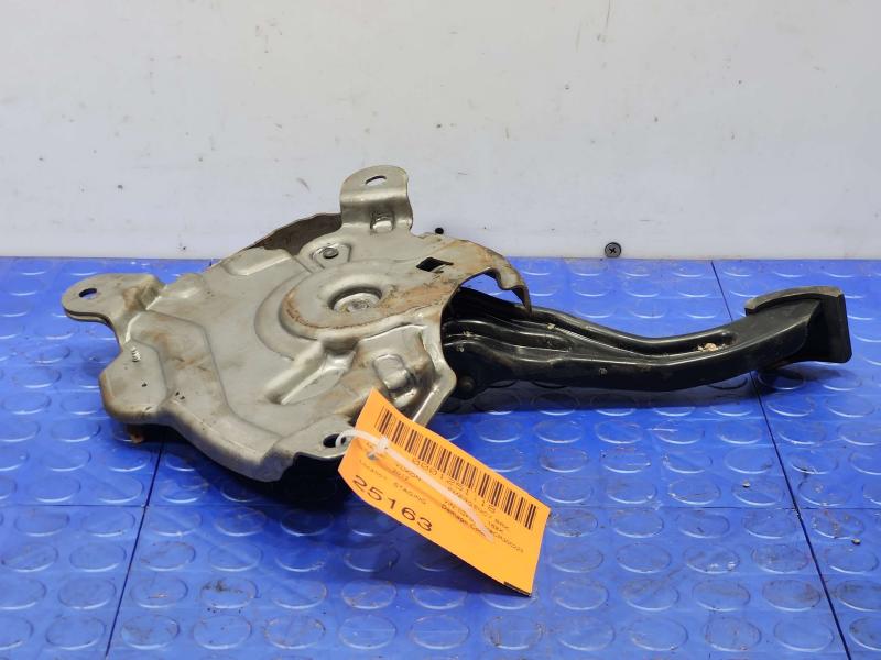 2010-2014 GMC Yukon Parking Brake Control Lever Pedal Assembly OEM 22800497