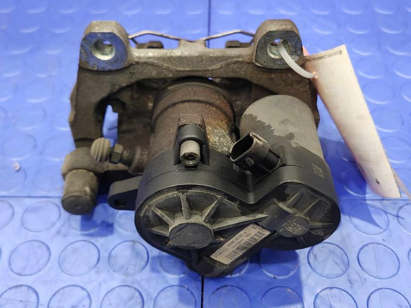 2016 Lincoln MKX Caliper
