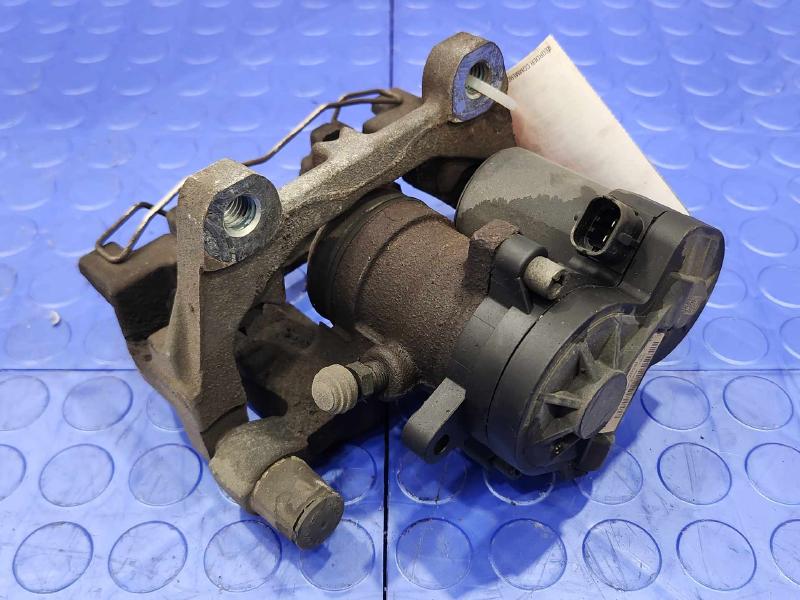 2016 Lincoln MKX Caliper