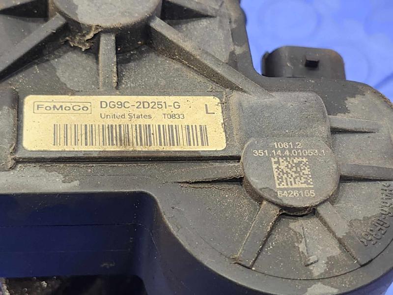 2016 Lincoln MKX Caliper