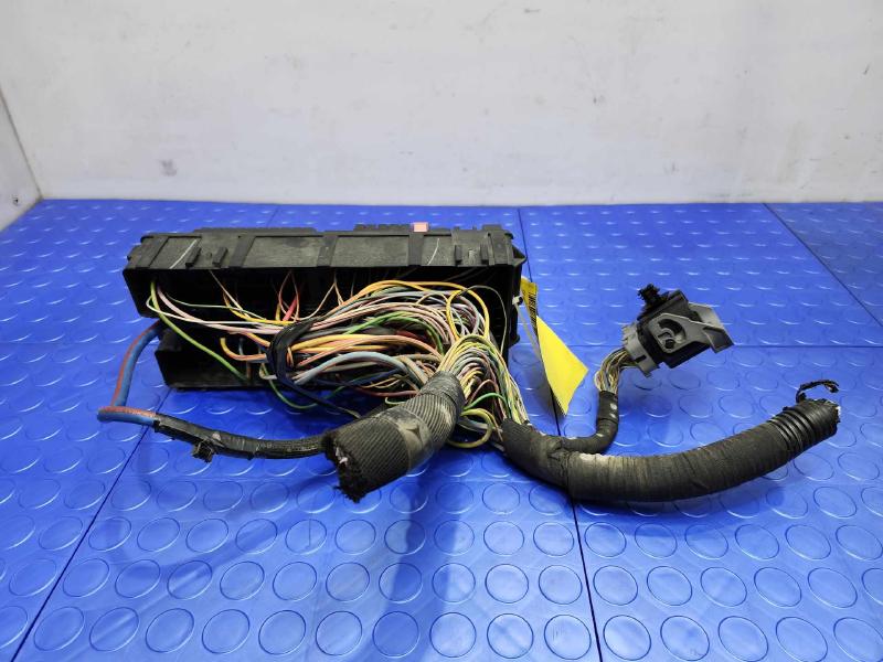 2013 Ford Taurus Engine Fuse Box
