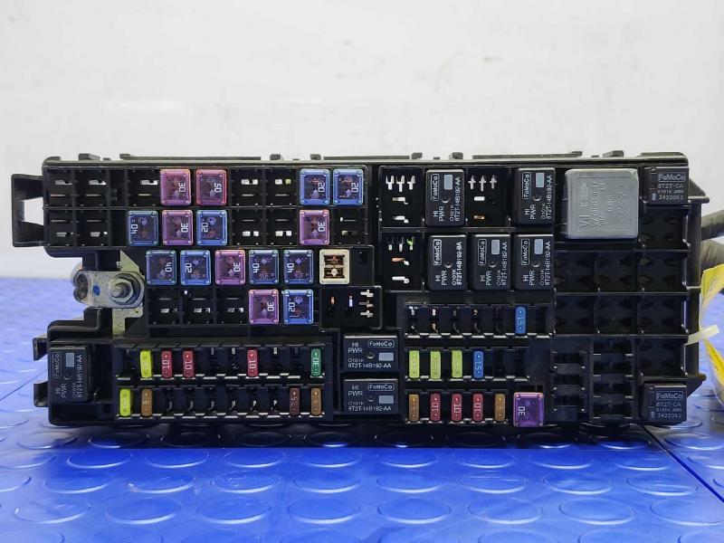 2013 Ford Taurus Engine Fuse Box