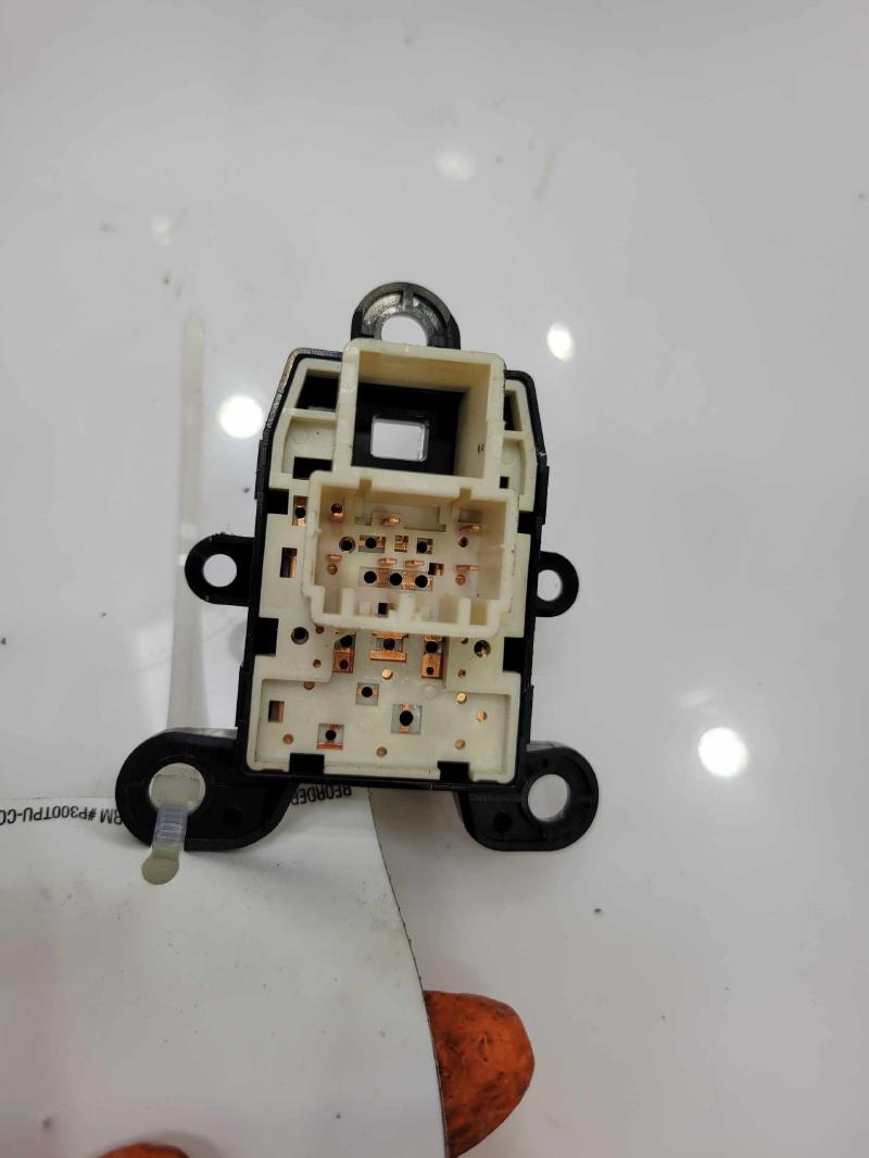 2012 - 2017 Hyundai Veloster Power Door Mirror Switch OEM 935302V010