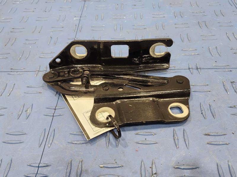 2010 Mercedes ML-Class Hood Hinge