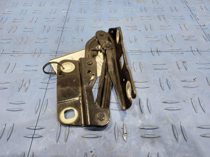 2010 Mercedes ML-Class Hood Hinge
