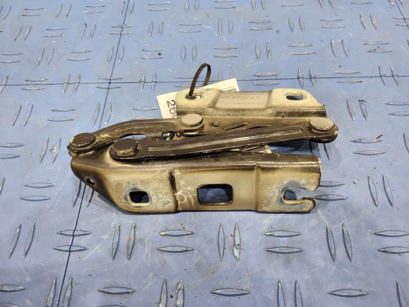 2010 Mercedes ML-Class Hood Hinge