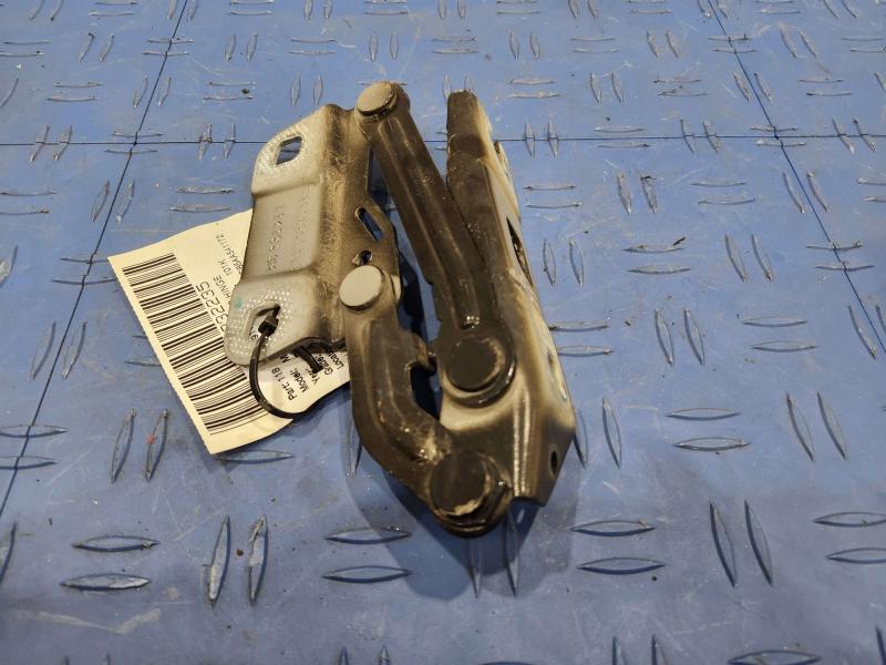 2010 Mercedes ML-Class Hood Hinge