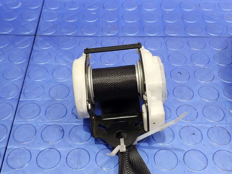 2015 Toyota Prius Rear Seat Belt