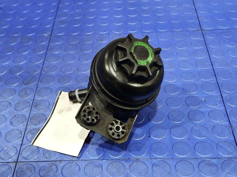 2008 BMW 128i Power Steering Reservoir