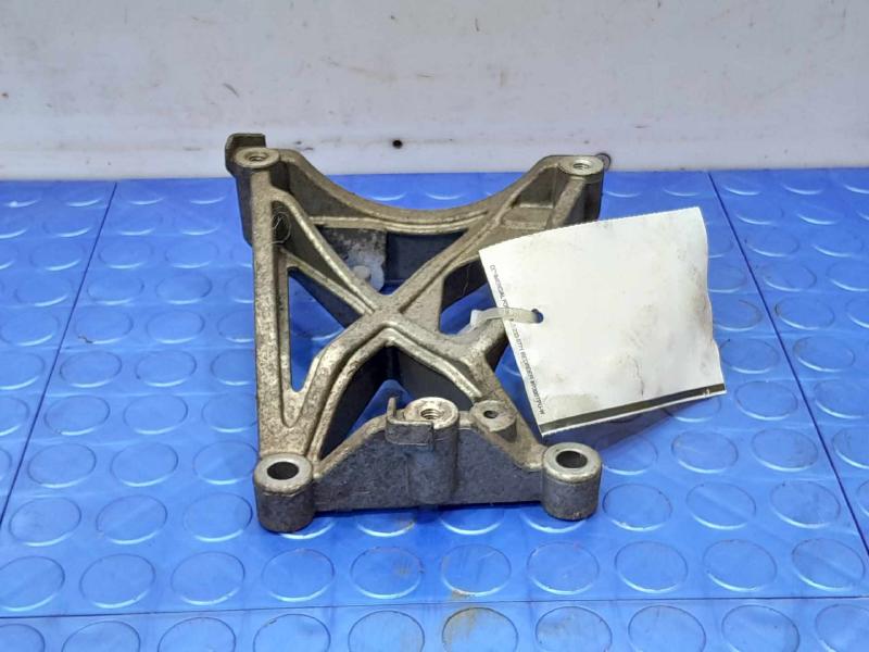 2014 Chevrolet Caprice A/C Compressor Bracket
