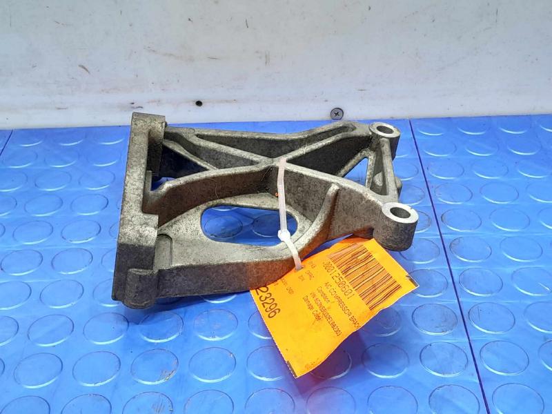 2014 Chevrolet Caprice A/C Compressor Bracket