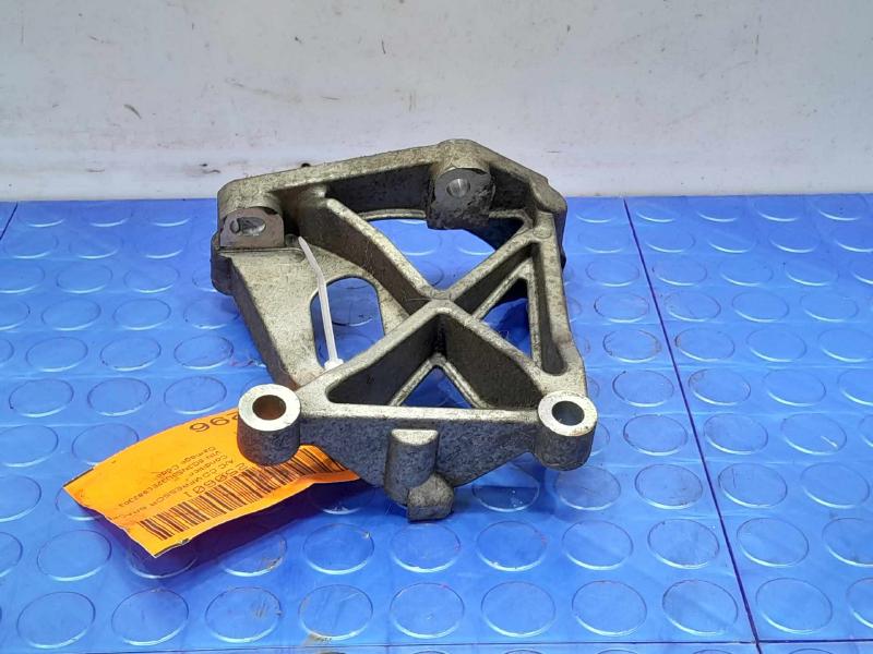 2014 Chevrolet Caprice A/C Compressor Bracket