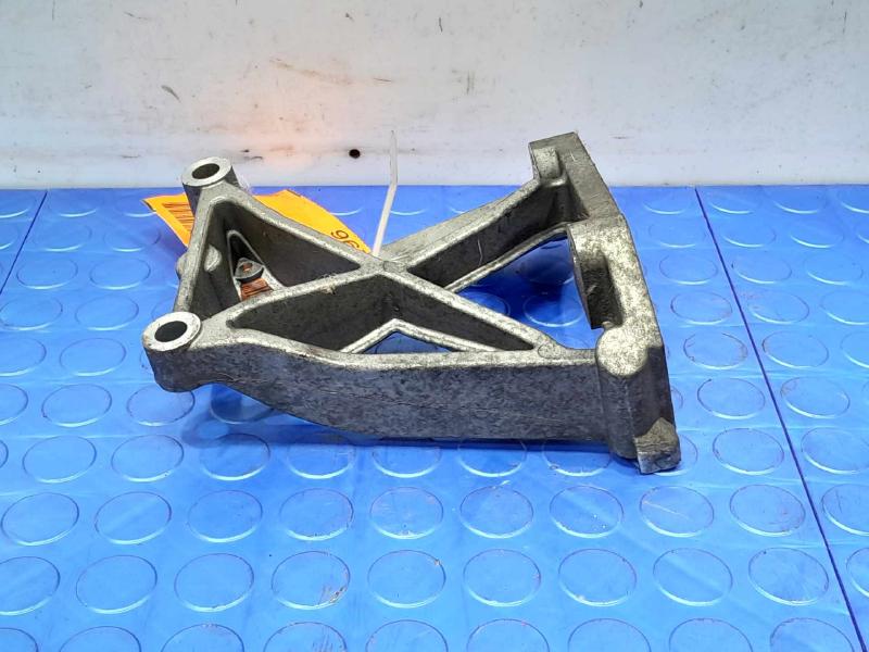 2014 Chevrolet Caprice A/C Compressor Bracket