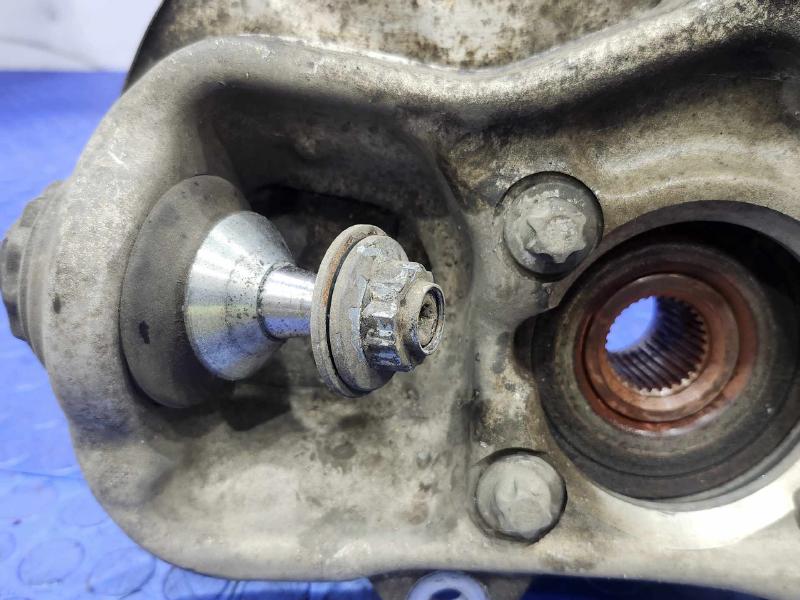 2012 Mercedes ML-Class Spindle Knuckle Front