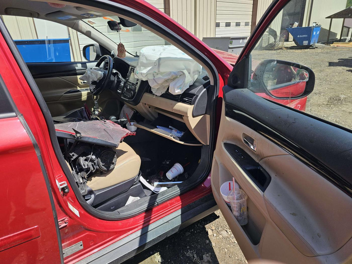 2016 Mitsubishi Outlander Cabin Fuse Box