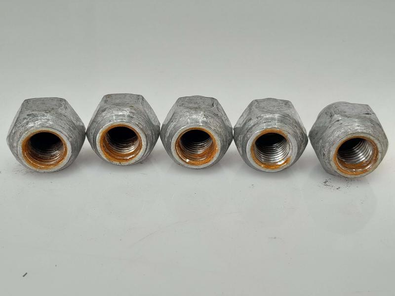 2016 Mazda CX-9 Lug Nuts