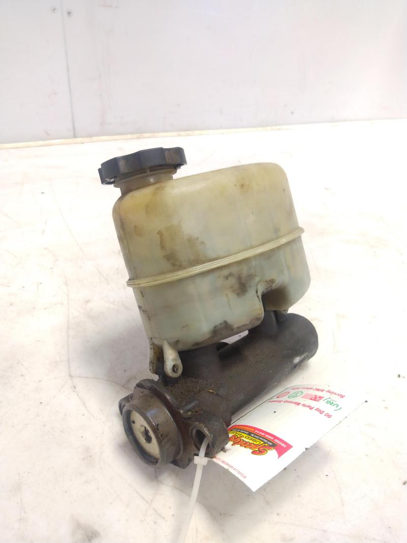2002 GMC Sierra 2500 Master Cylinder