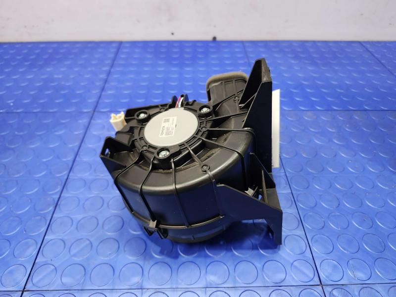 2015 Toyota Prius Blower Motor